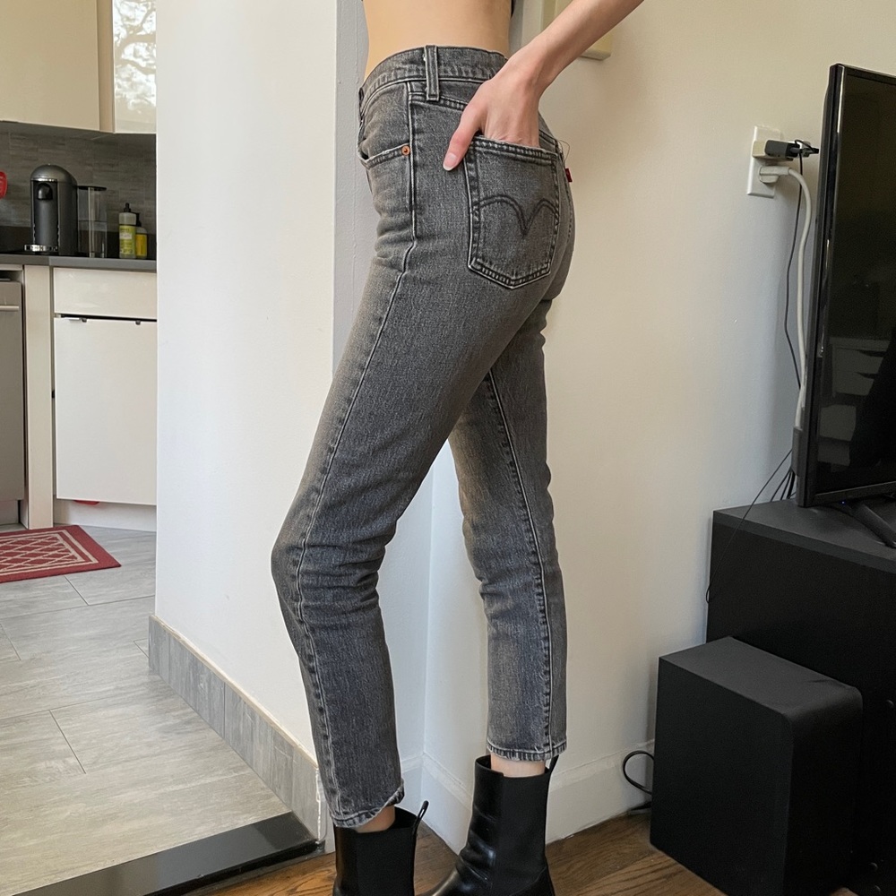 LEVI’S PREMIUM Wedgie Skinny Ankle Jean